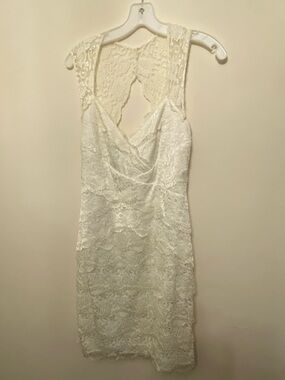 White Lace Sleeveless Wedding Dress or Rehearsal Dinner dress, size 8